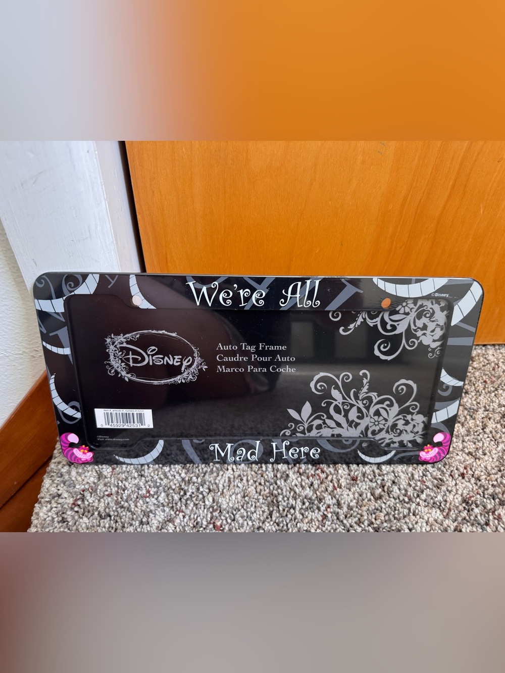 NWT Disney Alice in Wonderland license plate frame